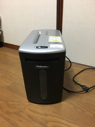 お迎えされましたフェローズ電動シュレッダー