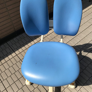 学習机用の椅子　青