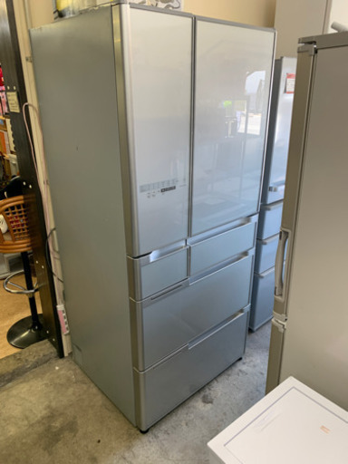 HITACHI 冷凍冷蔵庫：6ドア 定格内容積670L インテリジェント真空保存 真空チルド