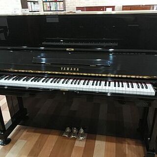 ヤマハピアノu1コンパクトピアノ、3本ペダル。只今成約済みになりました。。