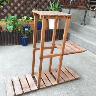 花などの展示に便利なテーブル