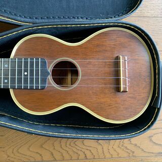 Martin Style 3M ソプラノウクレレ ケース付き