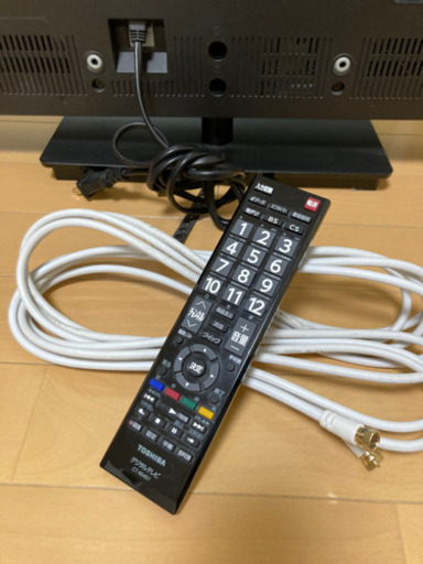 TOSHIBA 32型液晶テレビ（2015年製）