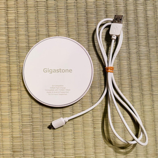 ワイヤレス充電器 ホワイト Gigastone