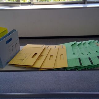 【無料】【引取先決定】紙製ファイルボックス　(フォルダ)