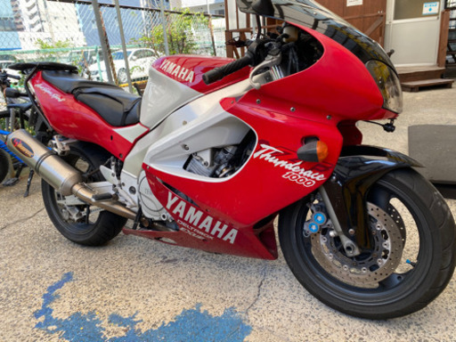 YAMAHA ヤマハ　YZF1000R サンダーエース　アクラポビッチフルエキチタンマフラー装着