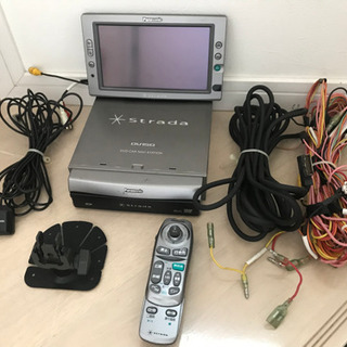 【中古品】DVD見れます！panasonic カーナビ CN-D...