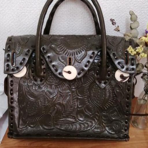 のん　美品　グレースコンチネンタル　カービング籠バック　ブラック のん 美品 グレースコンチネンタル カービング籠バック ブラック