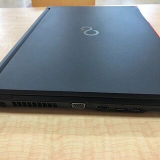 富士通(FMVA08002)　15.6インチノートPC　Windows10　Corei5