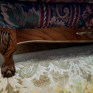 ヨーロッパ製、ねこ足3人掛けソファー アンティーク風