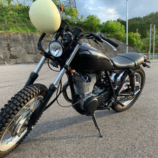 ⭐︎YAMAHA SR400⭐︎ トラッカーカスタム‼︎ 車検付き(1年半以上!) 金額の