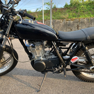 ⭐︎YAMAHA SR400⭐︎ トラッカーカスタム‼︎ 車検付き(1年半以上!) 金額の