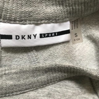 DKNY バックリボントップス