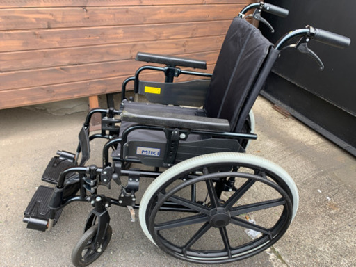 MiKi  KJP-4B 車いす　自走型　ビックサイズ　耐130kg　中古品【店頭取引限定】【中古品】早い者勝ち！足立区近郊配送可能！