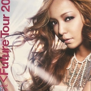 namie amuro PAST < FUTURE tour 2...