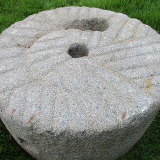 石臼　a　庭石　インテリア