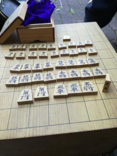 将棋盤と駒のセットです！