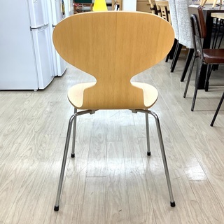 ナチュラルカラーのFritz Hansenのセブンチェアのご紹介です。