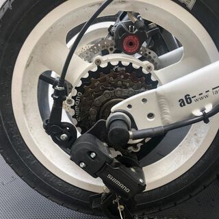 非常に軽く使用された Laneleisi A6 折りたたみ電動自転車。