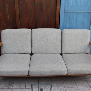 unico(ウニコ)のVISKA(ヴィスカ) カバーリングソファ 3シーター ナチュラルカラーです。北欧スタイルのレトロなデザインはナチュラルテイストなお部屋におススメのオシャレなトリプルソファー♪