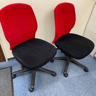 【オフィスチェア】オカムラ椅子・VILLAGE・赤（引取限定）２脚