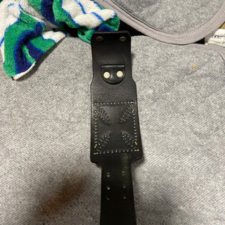 ストップライト　レザー  リストバンド  アイアンクロス　草彅着