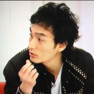 ストップライト　レザー  リストバンド  アイアンクロス　草彅着