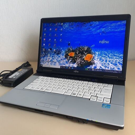 【取引中です】☆core i5＋SSDで快適☆　FUJITSU　LIFEBOOK　Wi-Fi  マルチ　15インチ　Windows10　①
