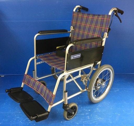 【お買い得】介助式車いす 標準型　KA-302SB  カワムラサイクル　車椅子　車イス
