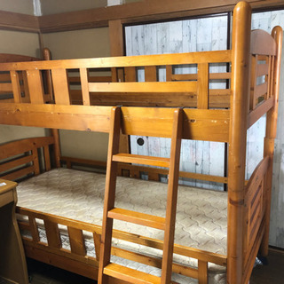 マットレス付き　木材二段ベッド