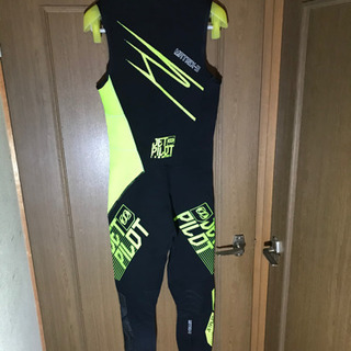 ウェットスーツ　ジェットパイロット
