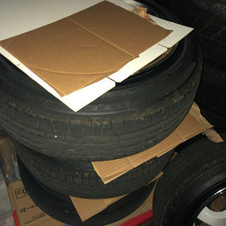 15インチ  8J 165/55r15  引っ張り