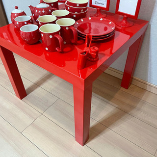 【ネット決済・配送可】IKEA赤いミニテーブル