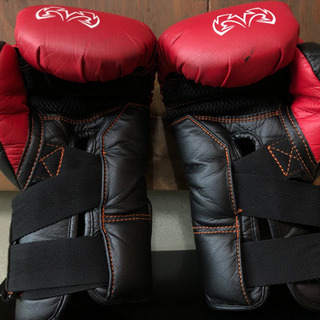 RIVAL RS11V スパーリンググローブ 14オンス ボクシンググローブ