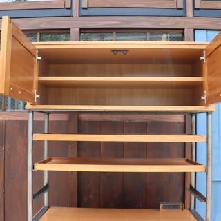 Journal Standard Furniture（ジャーナルスタンダードファニチャー）のBRISTOL（ブリストル）シリーズのキッチンボード♪コンセント付きで家電の使用にも便利なレンジボードです！