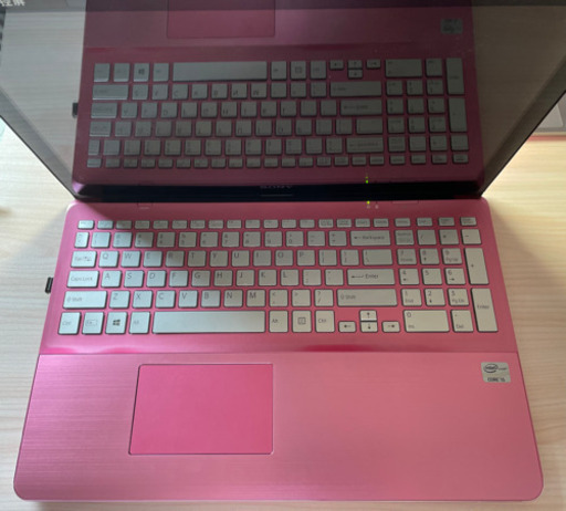 Sony VAIO パソコン　ピンク色　タッチスクリーン