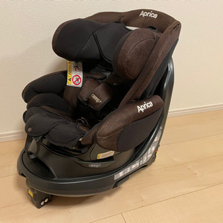 新生児から可能 アップリカ チャイルドシート フラディアグロウISOFIX