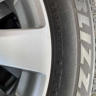 レガシィB4のスタッドレスタイヤと純正ホイール