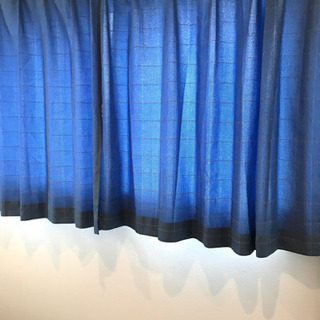 青のカジュアルカーテン2枚組　(横幅100✖️長さ105)