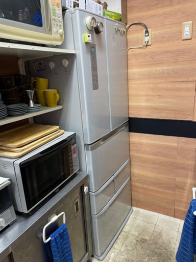 カフェ改装処分(土日引取限定)6ドア東芝ノンフロン冷凍冷蔵庫GR-E55F