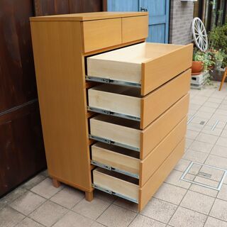 オーク材を使用した無印良品(MUJI)の木製6段ワイドチェストです オーク材を使用した無印良品(MUJI)の木製6段ワイドチェストです