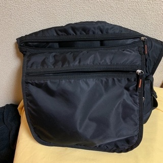 中古 数週間使用 ショルダーバッグ