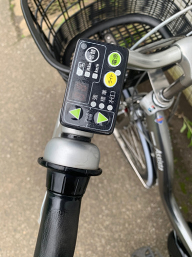 東京都の自転車 ブリジストン assista シルバー 2015年 新基準 電動 