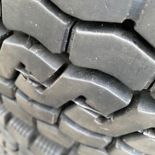 格安再生中古タイヤ　225/80R17.5　6本セット　４tトラック用　売切り 格安再生中古タイヤ 225/80R17.5 6本セット 4tトラック用 売切り