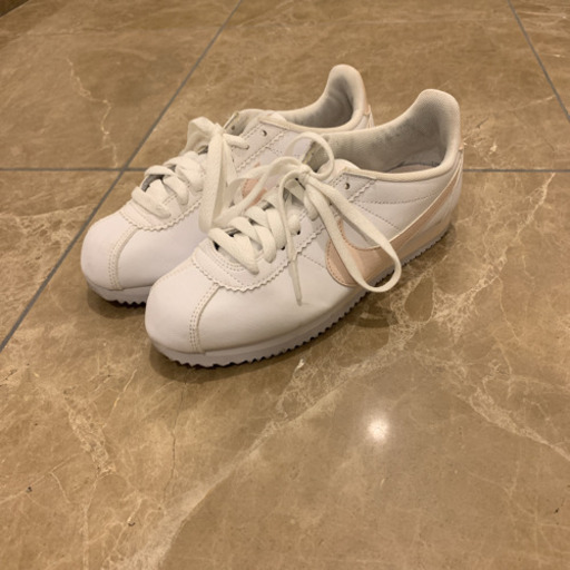 美品 配送可 ナイキスニーカーレディース22 5センチnike 白ピンク Hachi 芦屋の靴 スニーカー の中古あげます 譲ります ジモティーで不用品の処分