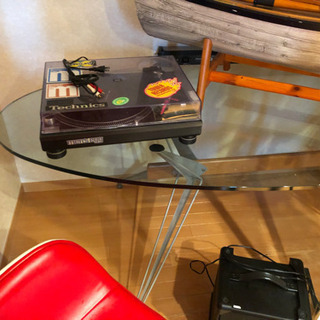 デザイナーテーブル