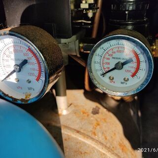 中古 オイルレス エアーコンプレッサー 静音、タンク30L 中古 2014年式