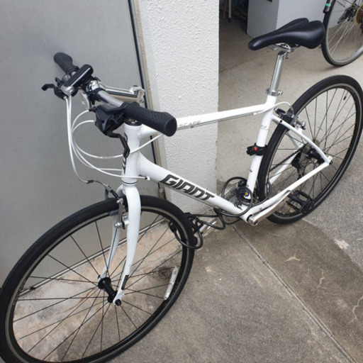 ほぼ新品ロードバイク GIANT escape R3 白 サイズM