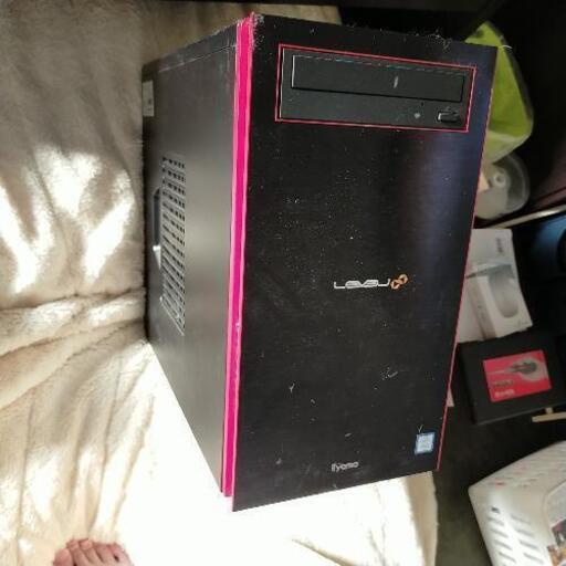 去年の3月に購入したiiyamaのデスクトップPCとゲーミングモニター