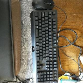 去年の3月に購入したiiyamaのデスクトップPCとゲーミングモニター
